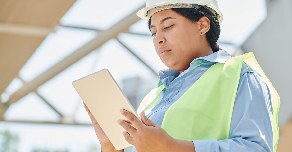 What to Put on Your Contractor Website Homepage (With Examples)