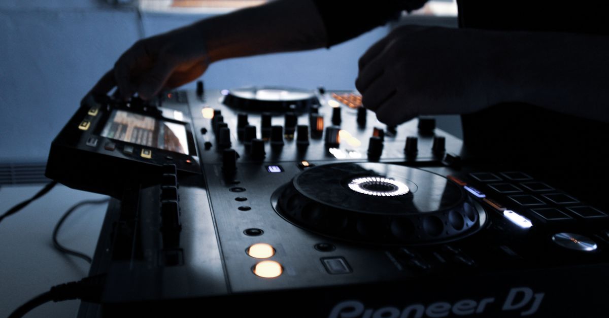 DJs at work