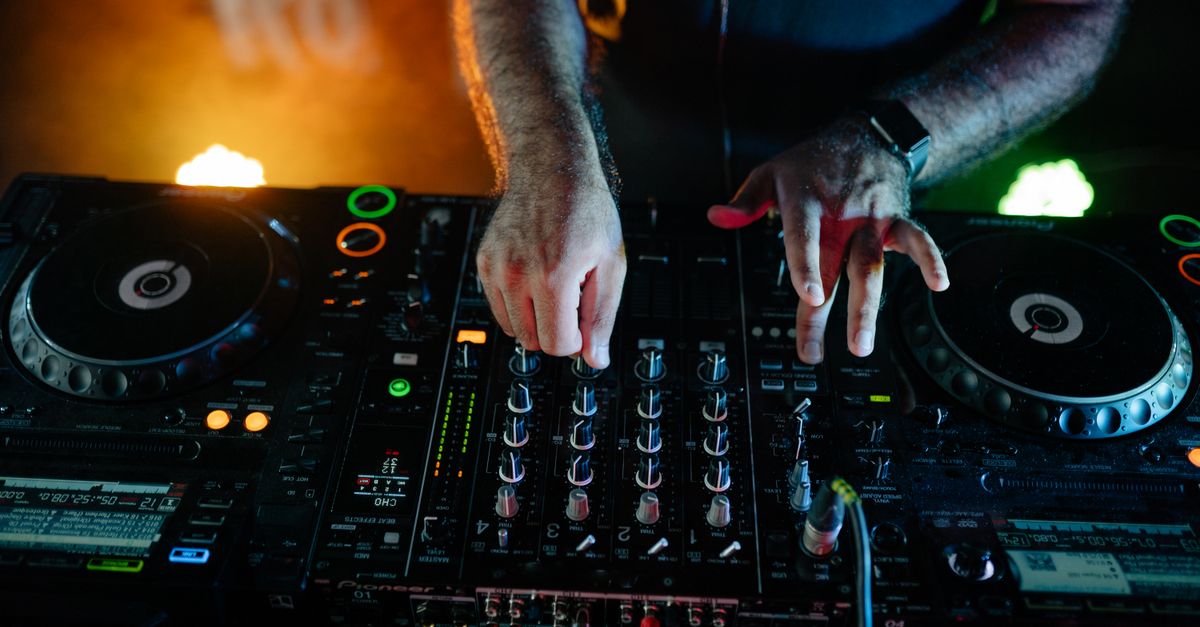DJs at work